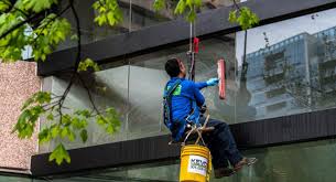 Professional Window Cleaner in London Gives Assurance of Premium Cleaning Results