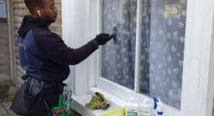 Get Spotless Views with Window Cleaner Belgravia