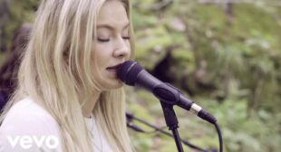 Lyrics of Does She Know Song