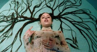 La Noia (English Translation) Song Lyrics