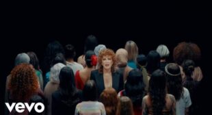 Mariposa (English Translation) Song Lyrics