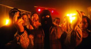 VIENS QUE JTE FRAPPE Song Lyrics