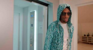 Whos Realer? Song Lyrics