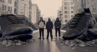 Wzrok Na Buciki Lyrics