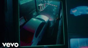 Lyrics of ENTRO NEL POSTO Song