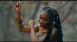 Hark Now Hear Lyrics – Annatoria