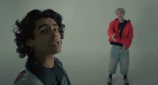 CUARENTONAS (English Translation) Song Lyrics