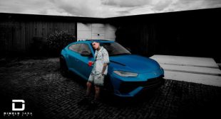 URUS BLUE Song Lyrics