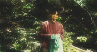 Lyrics of 지구소년 (Radio Silence) Song