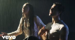 LIVING ROOM Song Lyrics