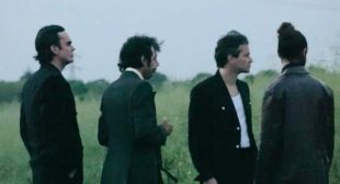 Lyrics of Mille vagues (English Translation) Song