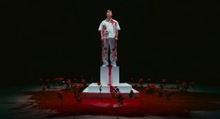 AKLIM BAŞIMDA DEĞİL (English Translation) Lyrics