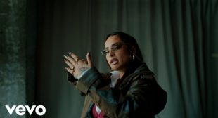 Lyrics of En La Cuerda Floja Song