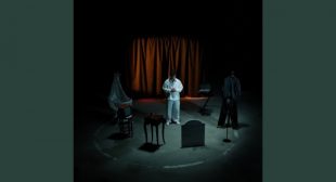 KİMSELER DUYMASIN (English Translation) Lyrics