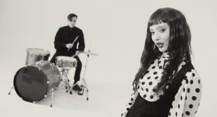 Lyrics of LOST MY MIND IN PARIS Song