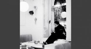 Lyrics of Sexo de moteles (English Translation) Song
