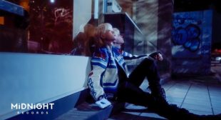 MIDNIGHT SKY (English Translation) Song Lyrics