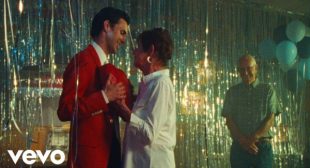 SWEET LOVE Lyrics