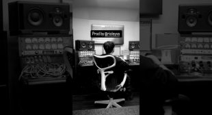 Lyrics of NEVER WAS Song