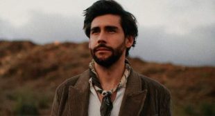 Tocame (English Translation) Lyrics – Six Sex