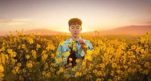 Lyrics of He Loves Me Not Song