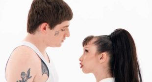 Tocame (English Translation) Lyrics