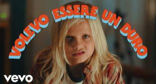 Lyrics of CHIAMO IO CHIAMI TU Song