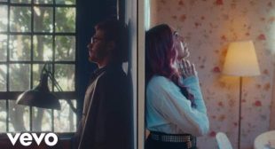 Lyrics of DUH! Song