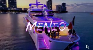 Meneo (English Translation) Song Lyrics
