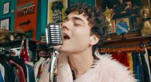 The Way a Heart Breaks Lyrics – Alexander Stewart
